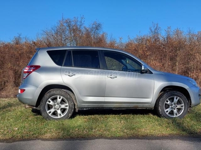 TOYOTA RAV 4 Rav4 2.2 D-4D 4x4 Sol