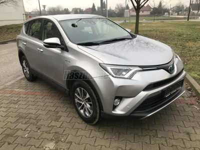 TOYOTA RAV 4 Rav4 2.5 Hybrid Active e-CVT 4WD-Kifogástalan-Garantált 131e KM futás!