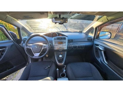 TOYOTA VERSO 2.0 D-4D Sol