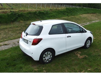 TOYOTA YARIS 1.0 Active