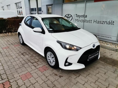 TOYOTA YARIS 1.5 Hybrid Comfort e-CVT Mo-i. elektronikus szerviztörténet. 2 év Toyota T-Plus garancia