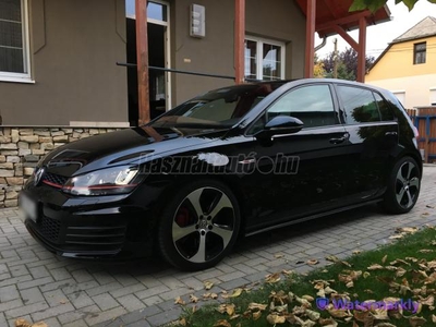 VOLKSWAGEN GOLF GTI 2.0 TSI PERFORMANCE