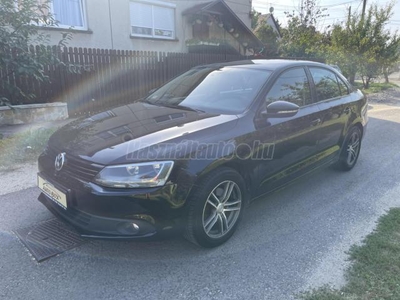 VOLKSWAGEN JETTA 1.4 TSI Comfortline