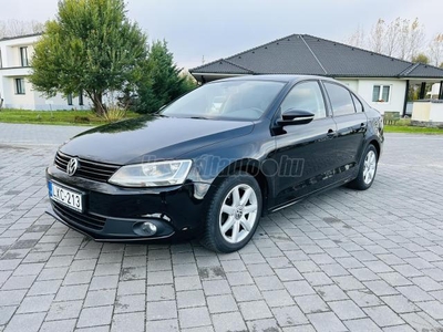 VOLKSWAGEN JETTA 1.6 CR TDI Comfortline