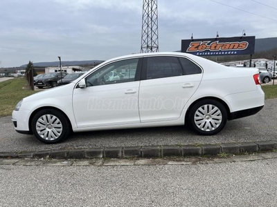 VOLKSWAGEN JETTA V 1.6 TDI Comfortline Family