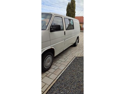 VOLKSWAGEN TRANSPORTER T4 Caravelle 2.5 Comfortline