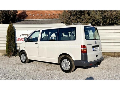 VOLKSWAGEN TRANSPORTER T5 2.5 TDI Caravelle Comfortline 2.5T Horog. Tetőklíma. ü.fűtés. félbőr