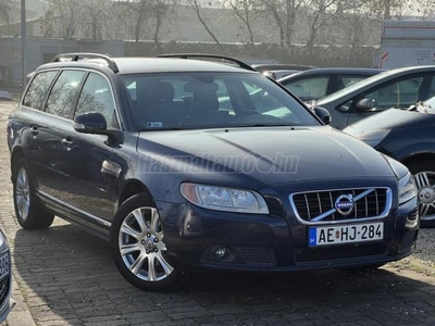 VOLVO V70 2.4 D Momentum Geartronic Szervíz számlák új korától