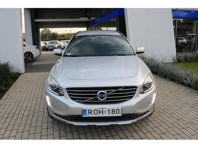 VOLVO XC60 2.4 D [D5] Momentum Geartronic