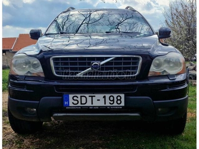 VOLVO XC90 2.4 D [D5] Momentum Geartronic