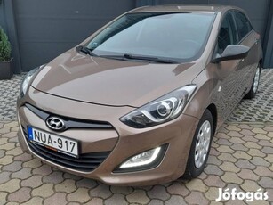 Hyundai I30 1.4i Life Szép Világosbarna. Igénye...