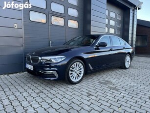 BMW 520i (Automata) Luxury LINE / Szervizkönyv...