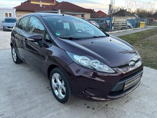 Ford Fiesta 1.25 Trend Vezetett szervízkönyv //...