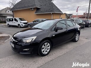 Opel Astra J Sedan 1.4 T Enjoy Magyar! 1. Tulaj!