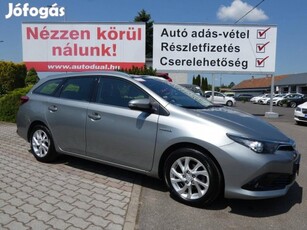 Toyota Auris Touring Sport 1.8HSD Active