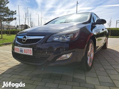 Opel Astra J 1.4 Sport Tempomat//RADAR//