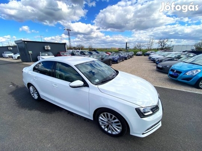 Volkswagen Jetta VI 1.4 TSI BMT Highline DSG AU...