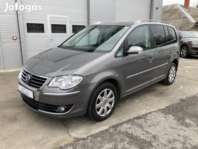 Volkswagen Touran 2.0 PD TDI Highline 1 Év Gara...