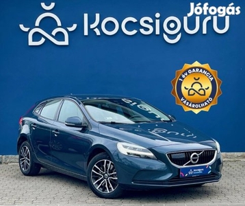 Volvo V40 2.0 D [D2] Momentum Geartronic / Akár...