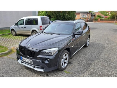 BMW X1 xDrive20d kevés km