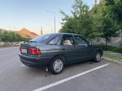 FORD ESCORT 1.3 Club