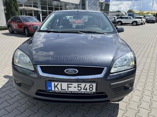 FORD FOCUS 1.6 Ambiente SEDAN! Márkakereskedés!MO.i!