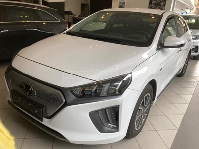 HYUNDAI IONIQ electric Executive (Automata) GARANCIÁLIS BEMUTATÓAUTÓ SÉRÜLÉSMENTES SZERVIZKÖNYVES FULL BŐR HŐSZIVATTYÚ