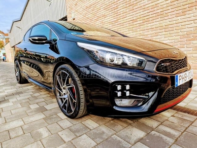 KIA PRO CEE'D 1.6 TGDI GT Mid KM GARANCIA A FUTÁSTELJESÍTMÉNYRE!