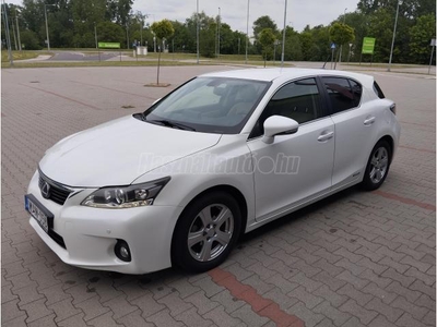 LEXUS CT 200h Comfort (Automata)