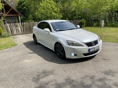 LEXUS IS 220d Sport