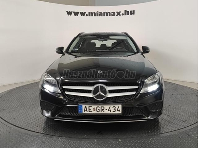 MERCEDES-BENZ C 200 T d 1.6 Facelift 1 tulaj. Digitális műszerfal. végig márkaszervizben szervizelt. sérülés