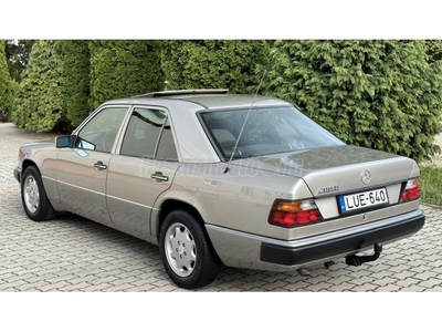 MERCEDES-BENZ E 200 D W124