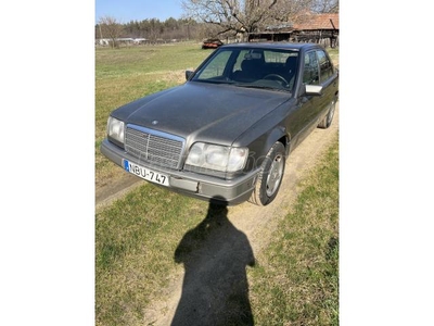 MERCEDES-BENZ E 300 D