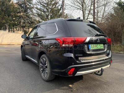 MITSUBISHI OUTLANDER 2.0 PHEV Instyle Navi 4WD CVT Új akksi!