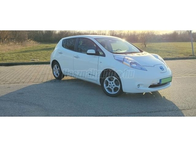 NISSAN LEAF Acenta 30 kWh (Automata) 8.500 Km!11 pálcás akksi.tolatókamera.6.6 kw-os fedélzeti töltő.hőszivattyú