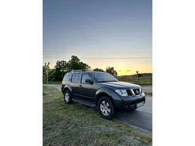 NISSAN PATHFINDER 2.5 Tdi SE