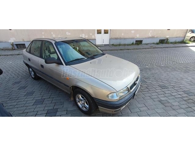 OPEL ASTRA F 1.6 Classic Family