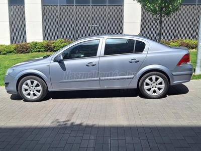 OPEL ASTRA H Sedan 1.6 Enjoy MAGYAR - 95.000 KM - GYÖNYÖRŰ ÁLLAPOTBAN!!