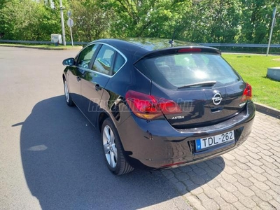 OPEL ASTRA J 1.4 Sport Gyári Kerékpártartó!