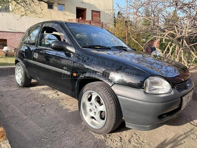 OPEL CORSA B 1.4 16V Sport