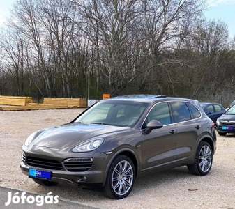 Porsche Cayenne Dízel (Automata) 141eKm/TV hátu...