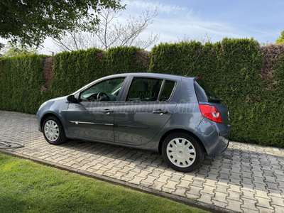 RENAULT CLIO 1.5 dCi Authentique Plus