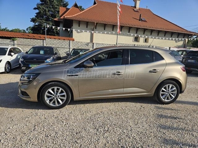 RENAULT MEGANE 1.5 dCi Zen MAGYARORSZÁGON VÁSÁROLT-SZERVIZKÖNYV-PARKRADAR!