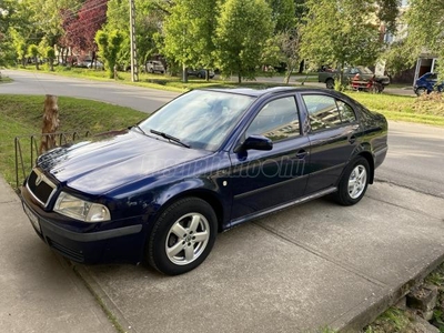 SKODA OCTAVIA 1.6 Elegance