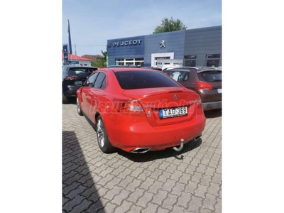 SUZUKI KIZASHI 2.4 SDLX CVT 4WD