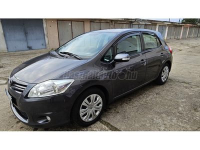 TOYOTA AURIS 1.6 Sol