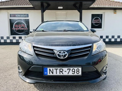 TOYOTA AVENSIS Wagon 1.8 Executive Navi! Tolatókamera! Vonóhorog!