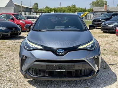 TOYOTA C-HR 2.0 Hybrid Style e-CVT Sérülésmentes 1. Tulaj BI-LED JBL Hifi Bőr/Alcantara belső Vezetés támogató rend