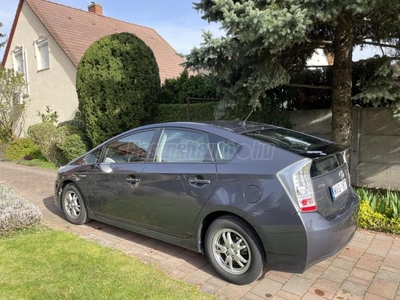 TOYOTA PRIUS 1.8 HSD(Automata)