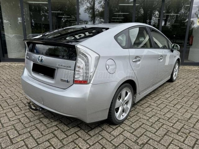 TOYOTA PRIUS PLUG-IN